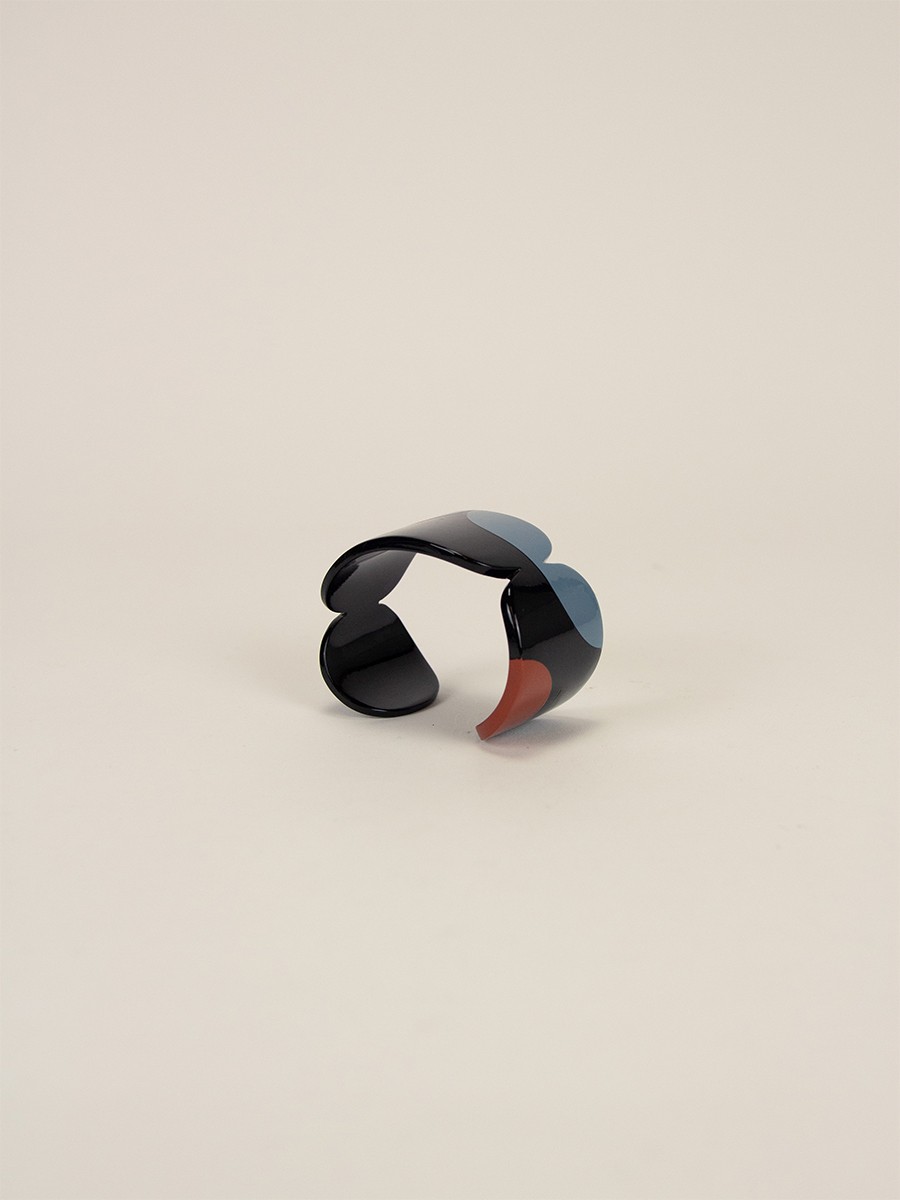 Manchette Nymphe en corne noire et  laque Bleu taille S