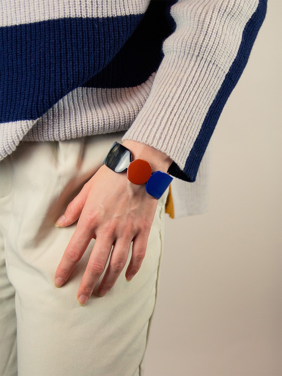 Bracelet 25 Totem en corne noire et  laque Bleu taille S