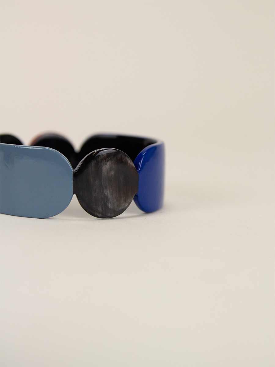 Bracelet 25 Totem en corne noire et  laque Bleu taille S