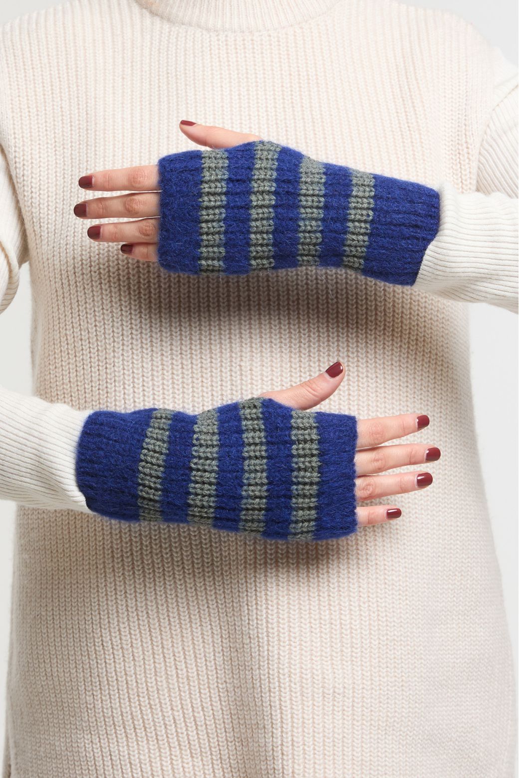 Night BlueOrla Mittens