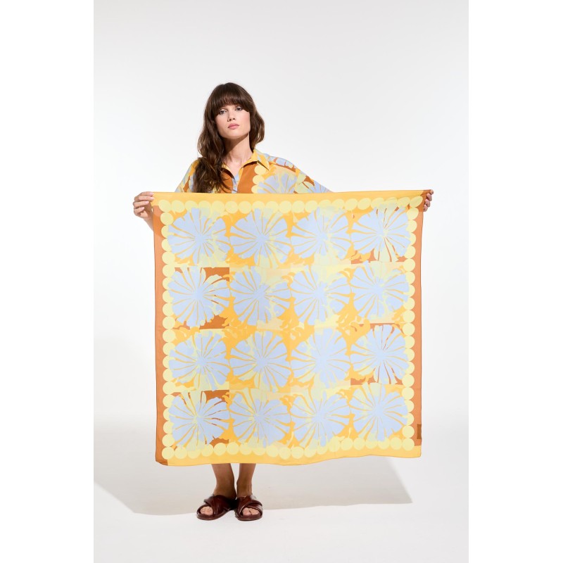 Carré en soie graphique à fleurs- Poppy jaune/Mapoésie