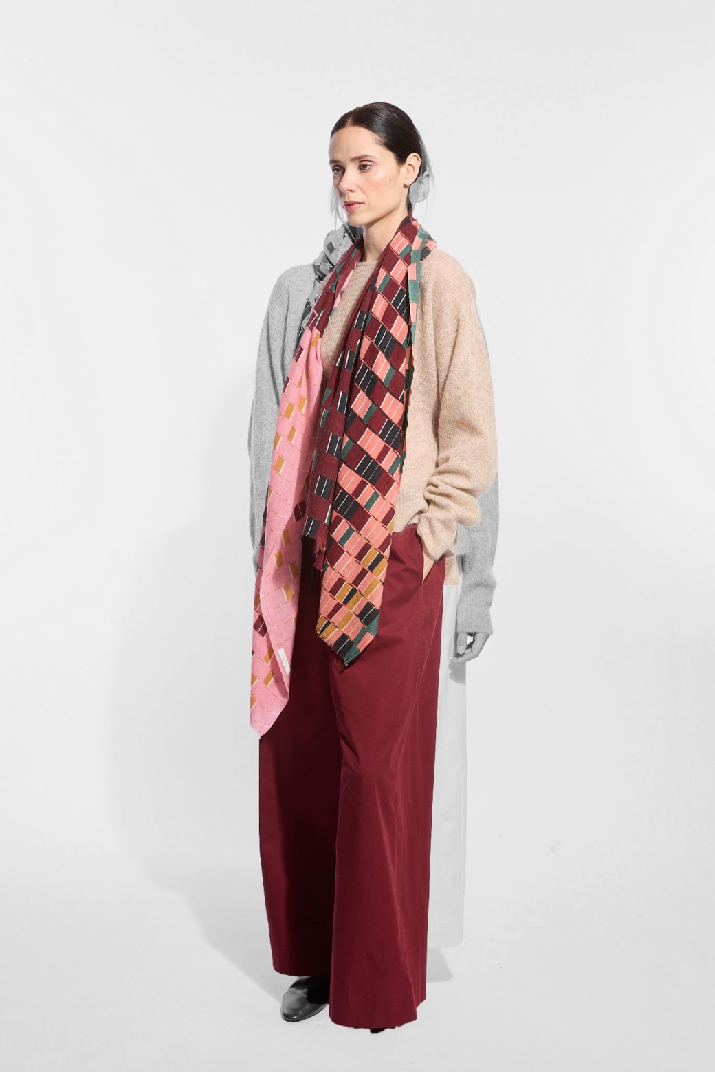 Dedale Coral Scarf